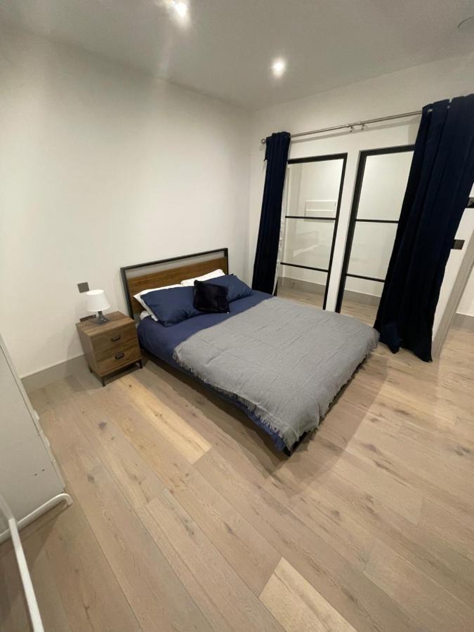 Blue Lagoon Apartment London Exterior photo