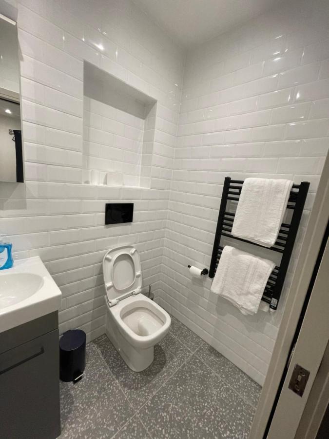Blue Lagoon Apartment London Exterior photo